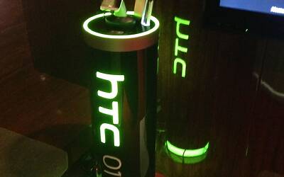 HTC ONE SMARTPHONE LTE ANDROID LA SERATA E LA FESTA DI LANCIO A MILANO AL MIB DI PIAZZA AFFARI PER CELEBRARE IL NUOVO PRODOTTO 14