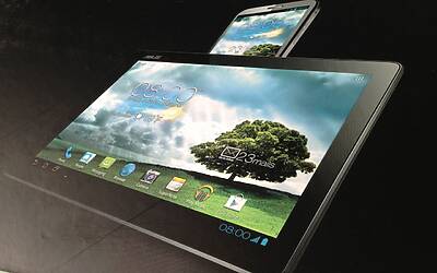 PADFONE 2 ASUS UNBOXING LO SMARTPHONE ANDROID CHE SI INTEGRA E DIVENTA UN TABLET IN UN PEZZO UNICO 04