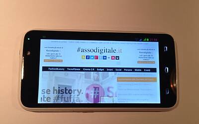 STONEX SMARTPHONE ANDROID 3G DUAL SIM PRODOTTO IN ITALIA LEGGERO ED ECONOMICO 30