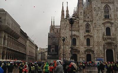 STRAMILANO 2013 42 edizione LE FOTO INEDITE DELLA CORSA PODISITICA PIU ESCLUSIVA E DIVERTENTE DI MILANO CON I RUNNER PIU DINAMICI E SCATTANTI 010
