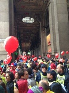 STRAMILANO 2013 42 edizione LE FOTO INEDITE DELLA CORSA PODISITICA PIU ESCLUSIVA E DIVERTENTE DI MILANO CON I RUNNER PIU DINAMICI E SCATTANTI 025