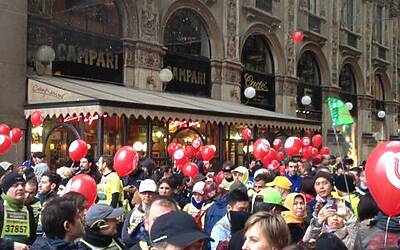 STRAMILANO 2013 42 edizione LE FOTO INEDITE DELLA CORSA PODISITICA PIU ESCLUSIVA E DIVERTENTE DI MILANO CON I RUNNER PIU DINAMICI E SCATTANTI 027