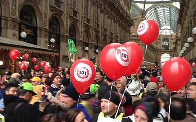 STRAMILANO 2013 42 edizione LE FOTO INEDITE DELLA CORSA PODISITICA PIU ESCLUSIVA E DIVERTENTE DI MILANO CON I RUNNER PIU DINAMICI E SCATTANTI 028