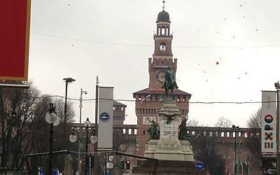 STRAMILANO 2013 42 edizione LE FOTO INEDITE DELLA CORSA PODISITICA PIU ESCLUSIVA E DIVERTENTE DI MILANO CON I RUNNER PIU DINAMICI E SCATTANTI 050