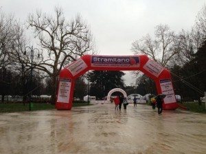 STRAMILANO 2013 42 edizione LE FOTO INEDITE DELLA CORSA PODISITICA PIU ESCLUSIVA E DIVERTENTE DI MILANO CON I RUNNER PIU DINAMICI E SCATTANTI 057