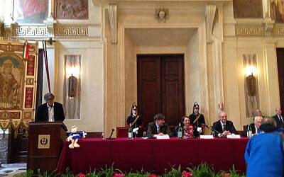 STRAMILANO 2013 LA PRESENTAZIONE A PALAZZO MARINO CON CHIARA BISCONTI ASSESSORA ALLO SPORT DEL COMUNE DI MILANO ANNUNCIA 50.000 PODISTI PARTECIPANTI ALLA CORSA TIPICA DI MILANO 02