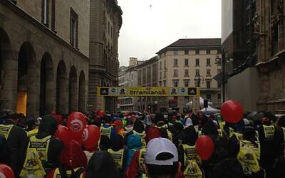 STRAMILANO 2013 LE FOTO INEDITE DELLA CORSA PODISITICA PIU ESCLUSIVA E DIVERTENTE DI MILANO CON I RUNNER PIU DINAMICI E SCATTANTI 021