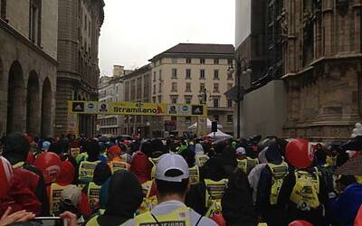 STRAMILANO 2013 LE FOTO INEDITE DELLA CORSA PODISITICA PIU ESCLUSIVA E DIVERTENTE DI MILANO CON I RUNNER PIU DINAMICI E SCATTANTI 023