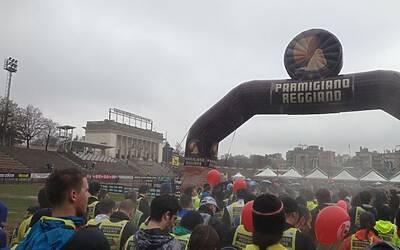 STRAMILANO 2013 LE FOTO INEDITE DELLA CORSA PODISITICA PIU ESCLUSIVA E DIVERTENTE DI MILANO CON I RUNNER PIU DINAMICI E SCATTANTI 031