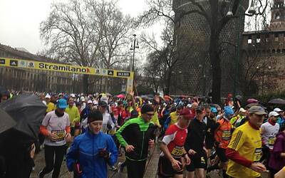 STRAMILANO 2013 LE FOTO INEDITE DELLA CORSA PODISITICA PIU ESCLUSIVA E DIVERTENTE DI MILANO CON I RUNNER PIU DINAMICI E SCATTANTI 054