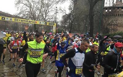 STRAMILANO 2013 LE FOTO INEDITE DELLA CORSA PODISITICA PIU ESCLUSIVA E DIVERTENTE DI MILANO CON I RUNNER PIU DINAMICI E SCATTANTI 057