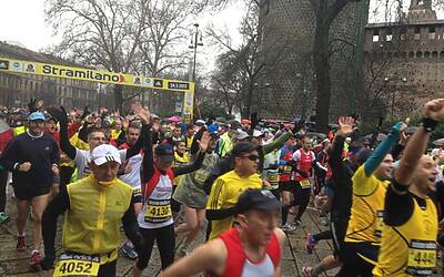STRAMILANO 2013 LE FOTO INEDITE DELLA CORSA PODISITICA PIU ESCLUSIVA E DIVERTENTE DI MILANO CON I RUNNER PIU DINAMICI E SCATTANTI 058