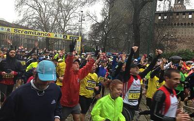 STRAMILANO 2013 LE FOTO INEDITE DELLA CORSA PODISITICA PIU ESCLUSIVA E DIVERTENTE DI MILANO CON I RUNNER PIU DINAMICI E SCATTANTI 059
