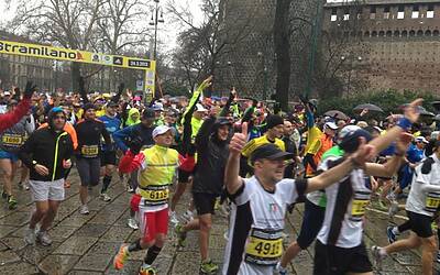 STRAMILANO 2013 LE FOTO INEDITE DELLA CORSA PODISITICA PIU ESCLUSIVA E DIVERTENTE DI MILANO CON I RUNNER PIU DINAMICI E SCATTANTI 061