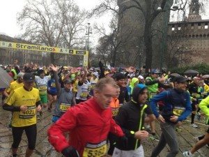 STRAMILANO 2013 LE FOTO INEDITE DELLA CORSA PODISITICA PIU ESCLUSIVA E DIVERTENTE DI MILANO CON I RUNNER PIU DINAMICI E SCATTANTI 062