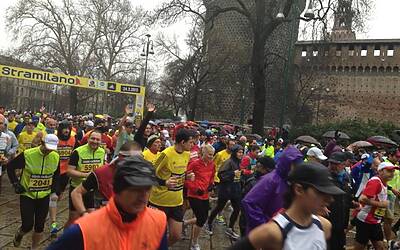 STRAMILANO 2013 LE FOTO INEDITE DELLA CORSA PODISITICA PIU ESCLUSIVA E DIVERTENTE DI MILANO CON I RUNNER PIU DINAMICI E SCATTANTI 069