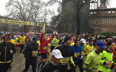 STRAMILANO 2013 LE FOTO INEDITE DELLA CORSA PODISITICA PIU ESCLUSIVA E DIVERTENTE DI MILANO CON I RUNNER PIU DINAMICI E SCATTANTI 071