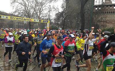 STRAMILANO 2013 LE FOTO INEDITE DELLA CORSA PODISITICA PIU ESCLUSIVA E DIVERTENTE DI MILANO CON I RUNNER PIU DINAMICI E SCATTANTI 073