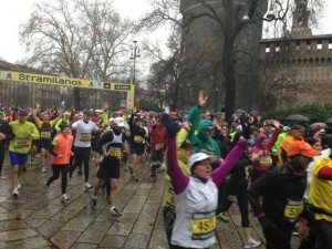 STRAMILANO 2013 LE FOTO INEDITE DELLA CORSA PODISITICA PIU ESCLUSIVA E DIVERTENTE DI MILANO CON I RUNNER PIU DINAMICI E SCATTANTI 074