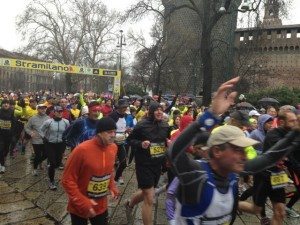 STRAMILANO 2013 LE FOTO INEDITE DELLA CORSA PODISITICA PIU ESCLUSIVA E DIVERTENTE DI MILANO CON I RUNNER PIU DINAMICI E SCATTANTI 078