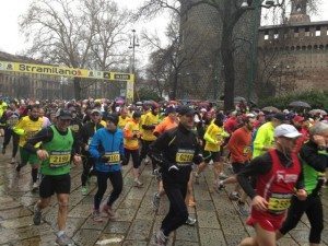 STRAMILANO 2013 LE FOTO INEDITE DELLA CORSA PODISITICA PIU ESCLUSIVA E DIVERTENTE DI MILANO CON I RUNNER PIU DINAMICI E SCATTANTI 083