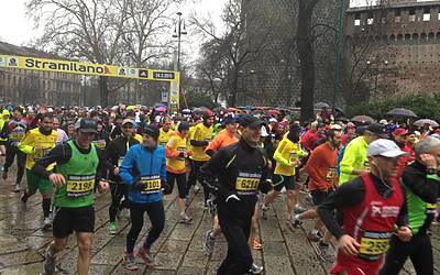 STRAMILANO 2013 LE FOTO INEDITE DELLA CORSA PODISITICA PIU ESCLUSIVA E DIVERTENTE DI MILANO CON I RUNNER PIU DINAMICI E SCATTANTI 083