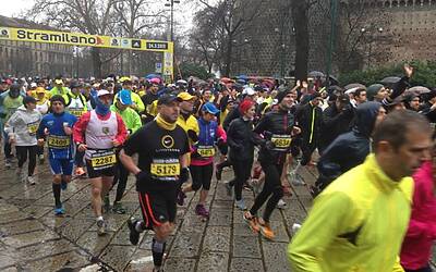 STRAMILANO 2013 LE FOTO INEDITE DELLA CORSA PODISITICA PIU ESCLUSIVA E DIVERTENTE DI MILANO CON I RUNNER PIU DINAMICI E SCATTANTI 086
