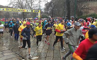 STRAMILANO 2013 LE FOTO INEDITE DELLA CORSA PODISITICA PIU ESCLUSIVA E DIVERTENTE DI MILANO CON I RUNNER PIU DINAMICI E SCATTANTI 089