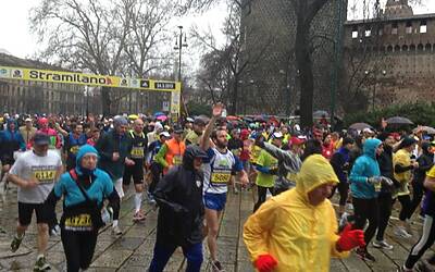STRAMILANO 2013 LE FOTO INEDITE DELLA CORSA PODISITICA PIU ESCLUSIVA E DIVERTENTE DI MILANO CON I RUNNER PIU DINAMICI E SCATTANTI 090