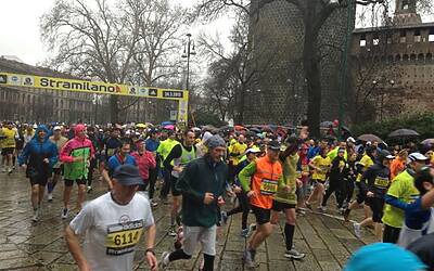 STRAMILANO 2013 LE FOTO INEDITE DELLA CORSA PODISITICA PIU ESCLUSIVA E DIVERTENTE DI MILANO CON I RUNNER PIU DINAMICI E SCATTANTI 091