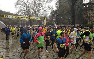 STRAMILANO 2013 LE FOTO INEDITE DELLA CORSA PODISITICA PIU ESCLUSIVA E DIVERTENTE DI MILANO CON I RUNNER PIU DINAMICI E SCATTANTI 092
