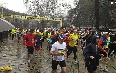 STRAMILANO 2013 LE FOTO INEDITE DELLA CORSA PODISITICA PIU ESCLUSIVA E DIVERTENTE DI MILANO CON I RUNNER PIU DINAMICI E SCATTANTI 095