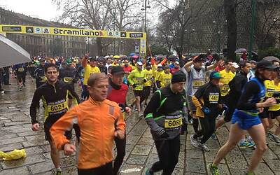 STRAMILANO 2013 LE FOTO INEDITE DELLA CORSA PODISITICA PIU ESCLUSIVA E DIVERTENTE DI MILANO CON I RUNNER PIU DINAMICI E SCATTANTI 098