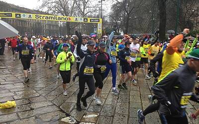 STRAMILANO 2013 LE FOTO INEDITE DELLA CORSA PODISITICA PIU ESCLUSIVA E DIVERTENTE DI MILANO CON I RUNNER PIU DINAMICI E SCATTANTI 099