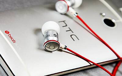 WhatAreYouListeningTo