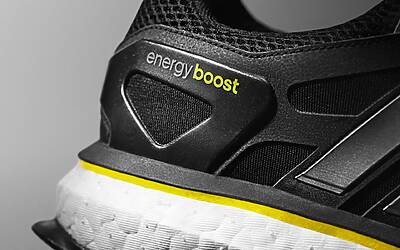 la struttura innovativa che permette dimmagazzinare e rilasciare energia delle Adidas Boost