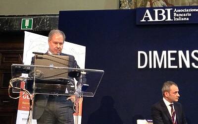 IL CONVEGNO ABI 2013 DIMENSIONE CLIENTE A PALAZZO ALTIERI ROMA SEDE ABI ASSOCIAZIONE BANCARIA ITALIANA DOVE HO PARTECIPATO COME RELATORE ALLA TAVOLA ROTONDA SUI SOCIAL MEDIA ED INTERNET OF THINGS INSIEME A FABRIZIO BELLAVISTA 45