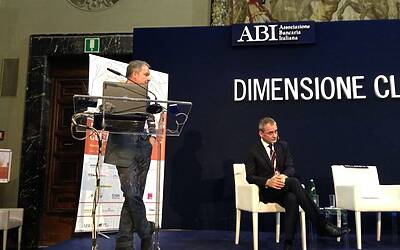 IL CONVEGNO ABI 2013 DIMENSIONE CLIENTE A PALAZZO ALTIERI ROMA SEDE ABI ASSOCIAZIONE BANCARIA ITALIANA DOVE HO PARTECIPATO COME RELATORE ALLA TAVOLA ROTONDA SUI SOCIAL MEDIA ED INTERNET OF THINGS INSIEME A FABRIZIO BELLAVISTA 52