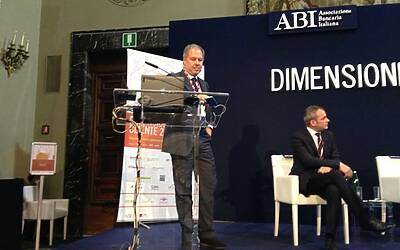 IL CONVEGNO ABI 2013 DIMENSIONE CLIENTE A PALAZZO ALTIERI ROMA SEDE ABI ASSOCIAZIONE BANCARIA ITALIANA DOVE HO PARTECIPATO COME RELATORE ALLA TAVOLA ROTONDA SUI SOCIAL MEDIA ED INTERNET OF THINGS INSIEME A FABRIZIO BELLAVISTA 53