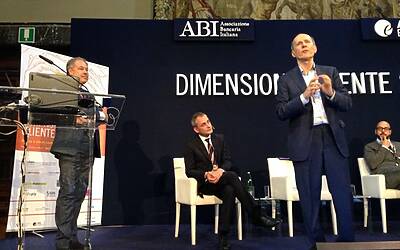 IL CONVEGNO ABI 2013 DIMENSIONE CLIENTE A PALAZZO ALTIERI ROMA SEDE ABI ASSOCIAZIONE BANCARIA ITALIANA DOVE HO PARTECIPATO COME RELATORE ALLA TAVOLA ROTONDA SUI SOCIAL MEDIA ED INTERNET OF THINGS INSIEME A FABRIZIO BELLAVISTA 59