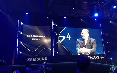 LANCIO ITALIANO DI SAMSUNG GALAXY S4 LIFE COMPANION AL SUPERSTUDIO PIÙ DI VIA TORTONA MILANO IL NUOVO SMARTPHONE ANDROID 078