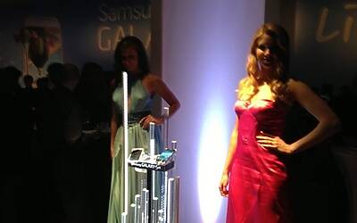 LANCIO ITALIANO DI SAMSUNG GALAXY S4 LIFE COMPANION AL SUPERSTUDIO PIÙ DI VIA TORTONA MILANO IL NUOVO SMARTPHONE ANDROID 100