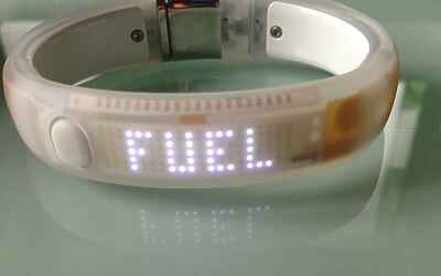 NIKE+ FUELBAND LUNBOXING DELLA PROVA IN ANTEPRIMA ED IN ESCLUSIVA DEL NUOVO MODELLO WHITE ICE VERSIONE SPECIALE PER IL TECNOFITNESS IL RUNNING E DIMAGRIRE PIÙ FACILMENTE test realizzato da michele ficara manganelli di assodigitale 58