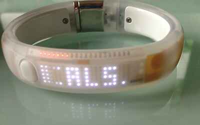 NIKE+ FUELBAND LUNBOXING DELLA PROVA IN ANTEPRIMA ED IN ESCLUSIVA DEL NUOVO MODELLO WHITE ICE VERSIONE SPECIALE PER IL TECNOFITNESS IL RUNNING E DIMAGRIRE PIÙ FACILMENTE test realizzato da michele ficara manganelli di assodigitale 60