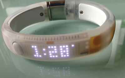 NIKE+ FUELBAND LUNBOXING DELLA PROVA IN ANTEPRIMA ED IN ESCLUSIVA DEL NUOVO MODELLO WHITE ICE VERSIONE SPECIALE PER IL TECNOFITNESS IL RUNNING E DIMAGRIRE PIÙ FACILMENTE test realizzato da michele ficara manganelli di assodigitale 65