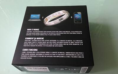 NIKE+ FUELBAND LUNBOXING DELLA PROVA IN ANTEPRIMA ED IN ESCLUSIVA DEL NUOVO MODELLO WHITE ICE VERSIONE SPECIALE PER IL TECNOFITNESS IL RUNNING E DIMAGRIRE PIÙ FACILMENTE test realizzato da michele ficara manganelli di assodigitale 07