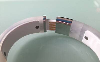 NIKE+ FUELBAND LUNBOXING DELLA PROVA IN ANTEPRIMA ED IN ESCLUSIVA DEL NUOVO MODELLO WHITE ICE VERSIONE SPECIALE PER IL TECNOFITNESS IL RUNNING E DIMAGRIRE PIÙ FACILMENTE test realizzato da michele ficara manganelli di assodigitale 48