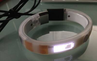 NIKE+ FUELBAND LUNBOXING DELLA PROVA IN ANTEPRIMA ED IN ESCLUSIVA DEL NUOVO MODELLO WHITE ICE VERSIONE SPECIALE PER IL TECNOFITNESS IL RUNNING E DIMAGRIRE PIÙ FACILMENTE test realizzato da michele ficara manganelli di assodigitale 57