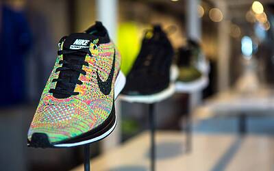 STADIUM NIKE FLYKNIT RACER