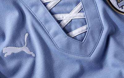 il colletto vintage nella nuova maglia Uruguay 2013